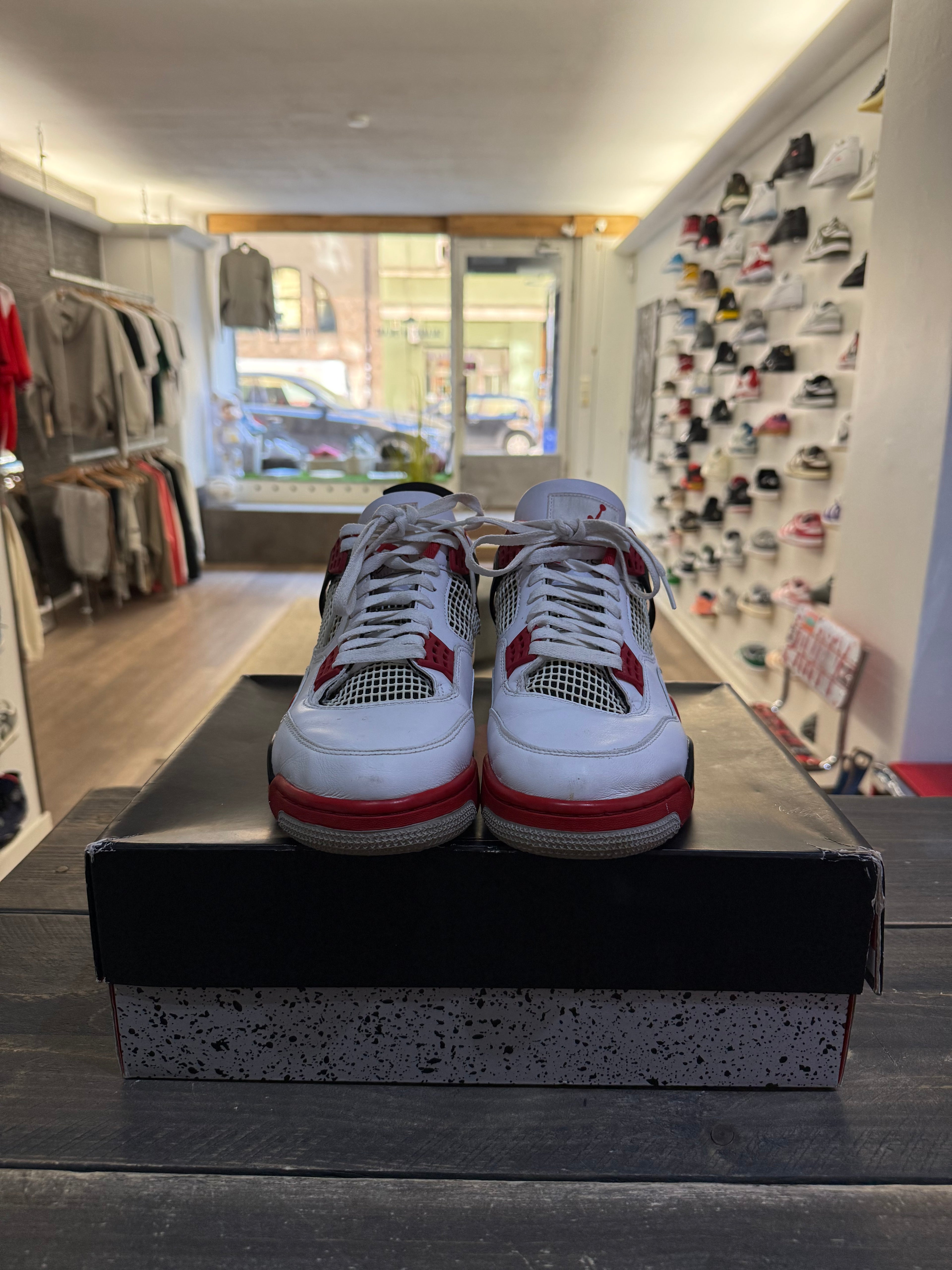 Jordan 4 Retro Fire Red (2020) (Eu: 44,5)