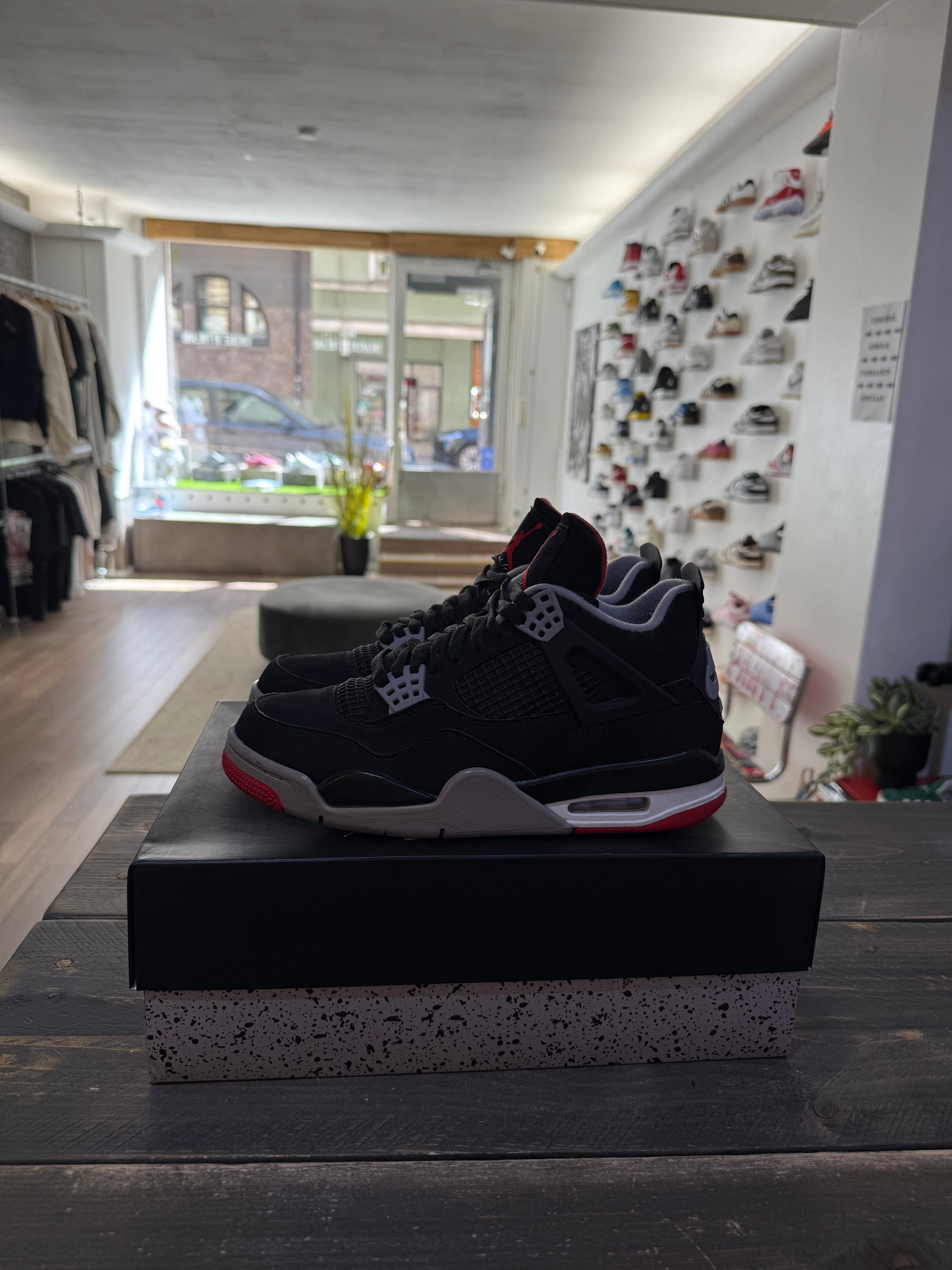 Jordan 4 Bred 2019 (Eu: 40.5)