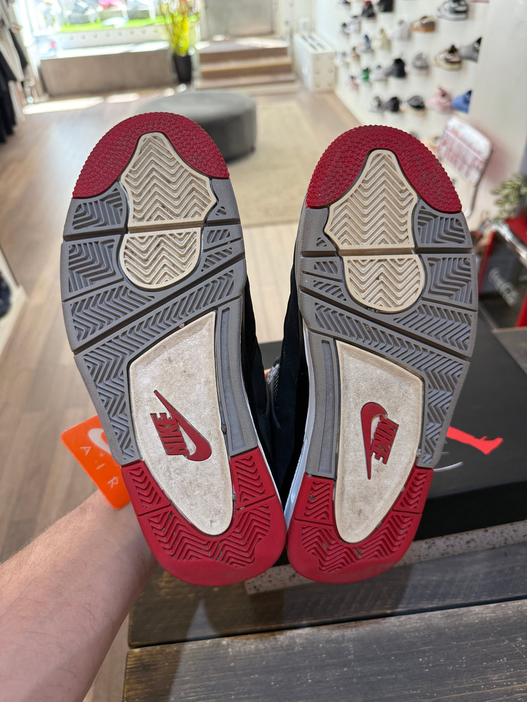 Jordan 4 Bred 2019 (Eu: 40.5)