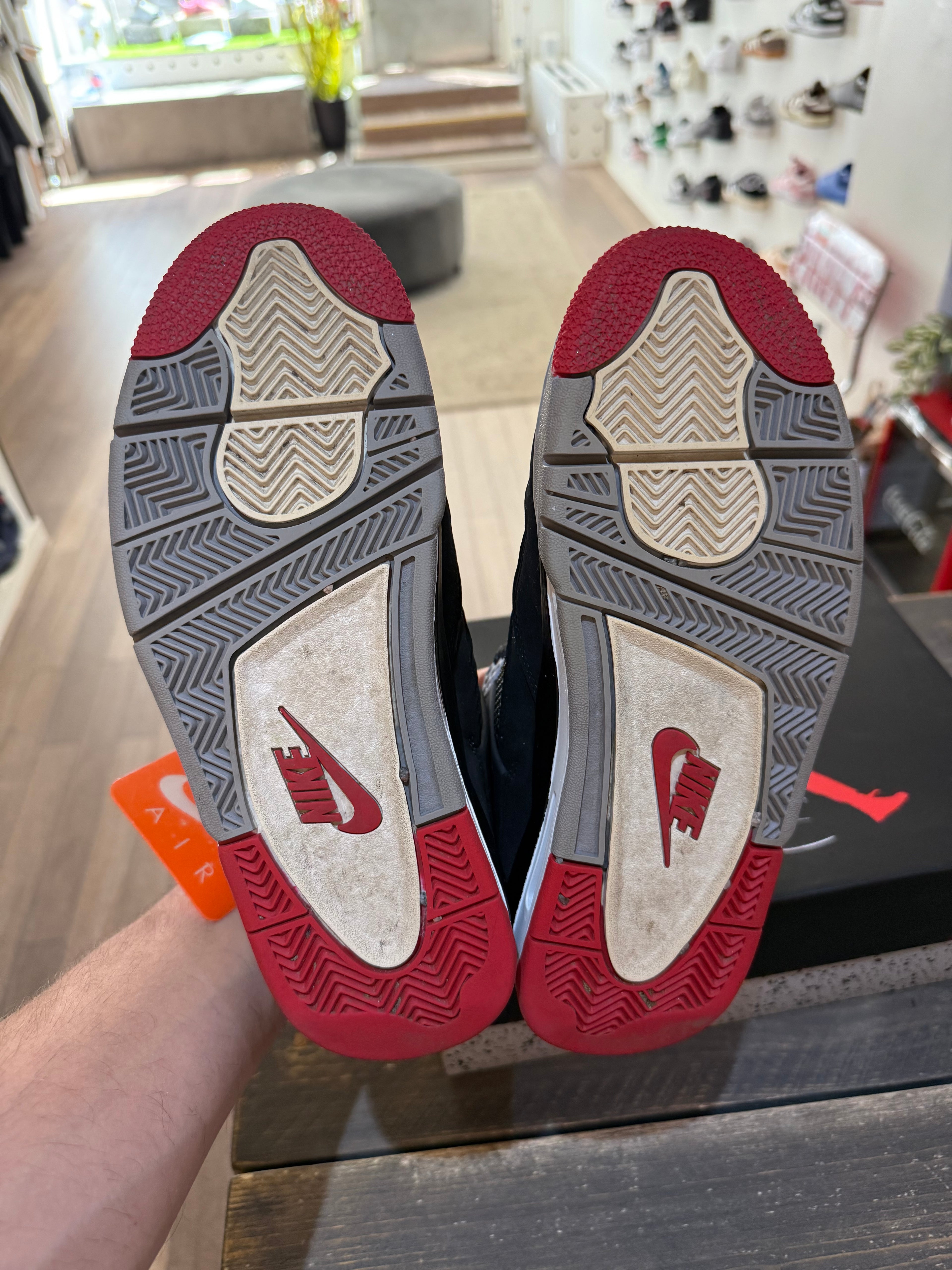 Jordan 4 Bred 2019 (Eu: 40.5)