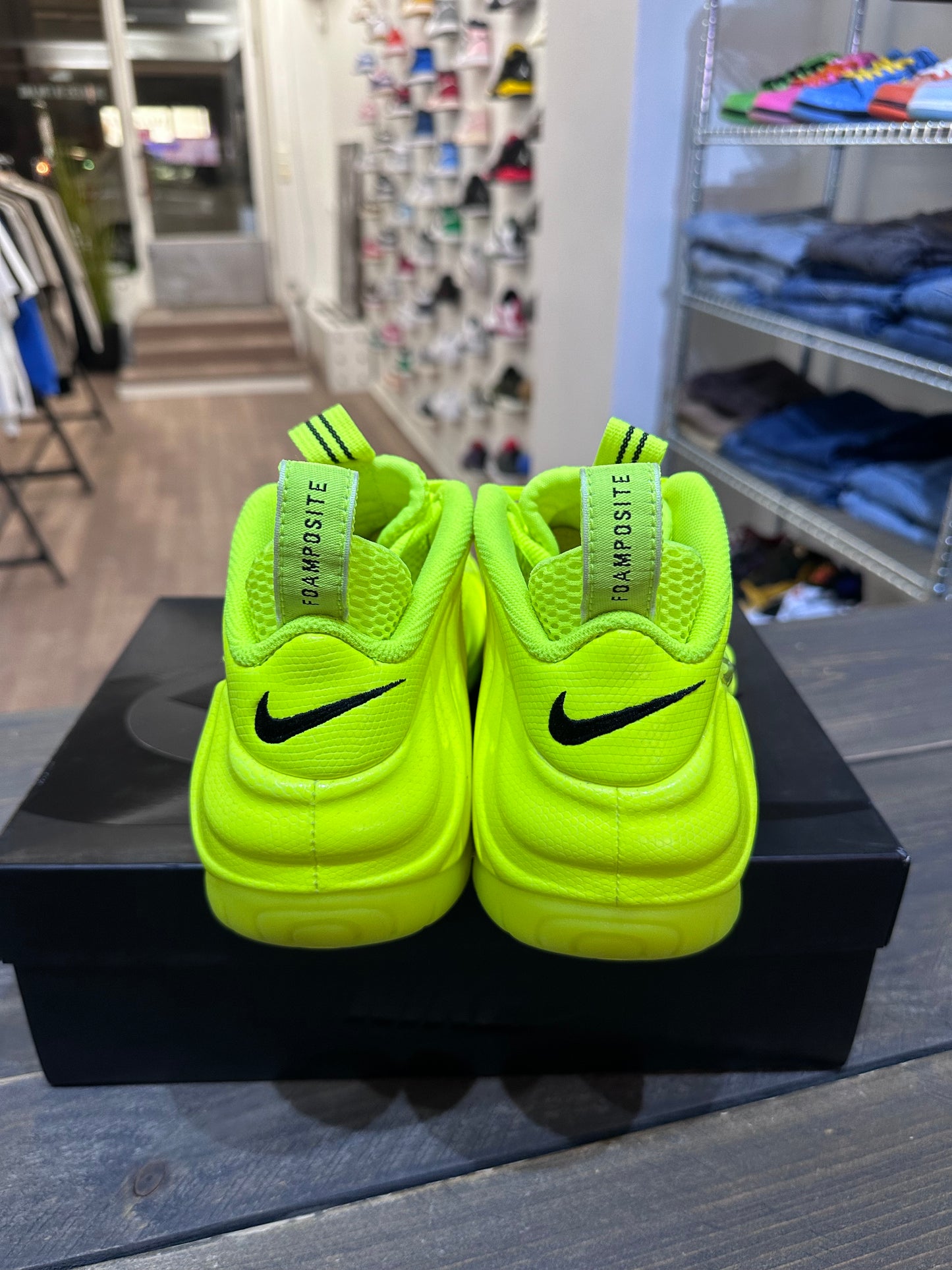 Nike Air Foamposite Pro Volt (2021)