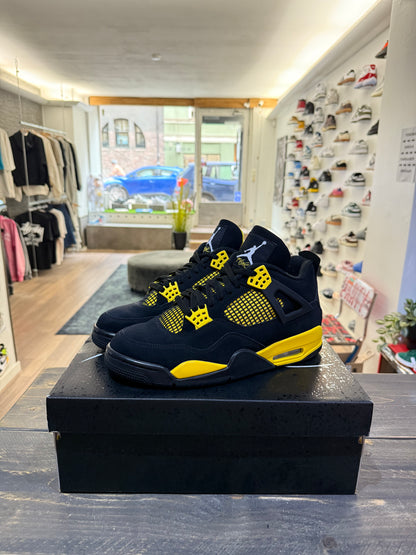 Jordan 4 Retro Thunder (2023) (Eu:44)