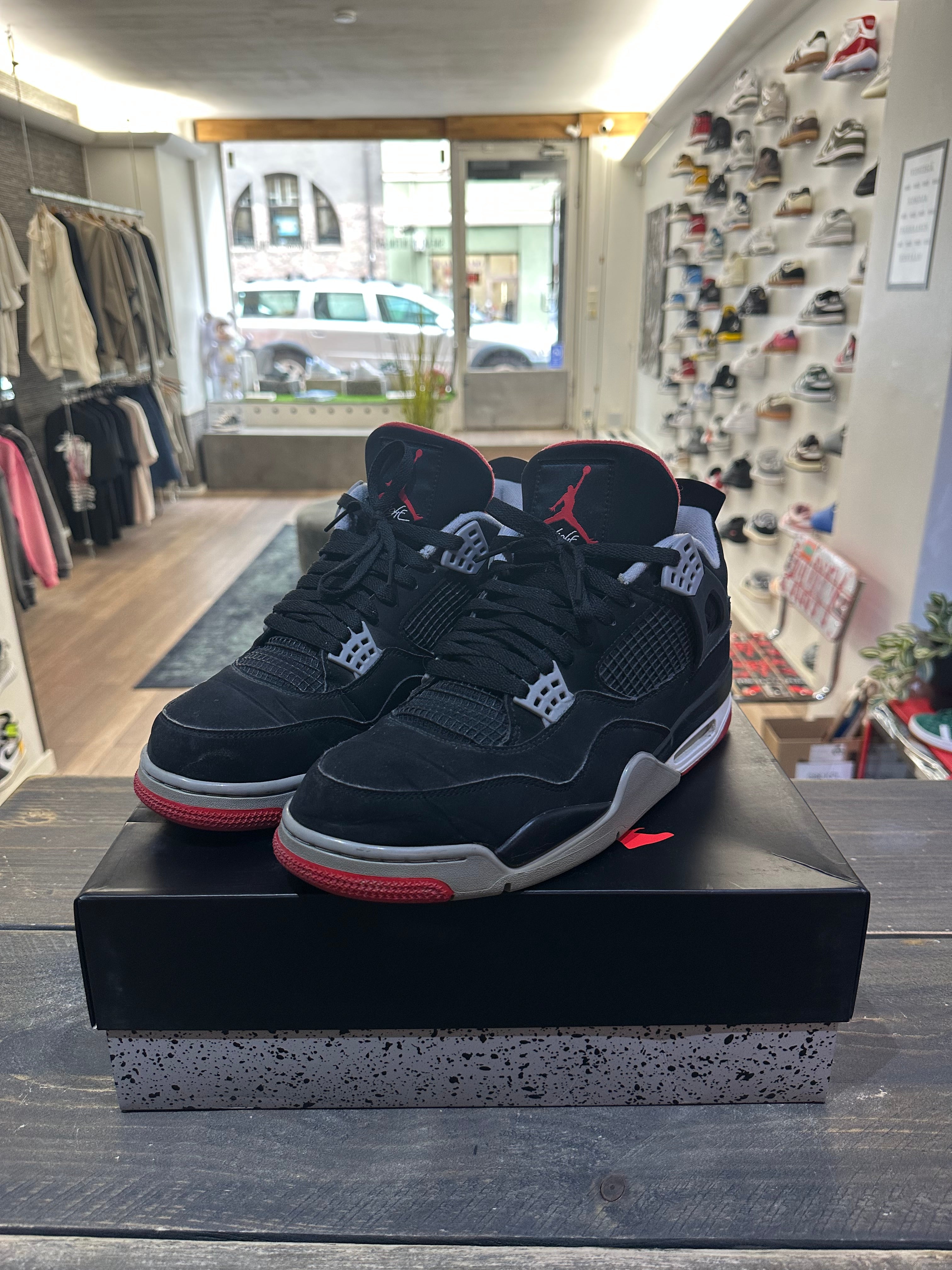 Jordan 4 Bred 2019 (Eu: 46)