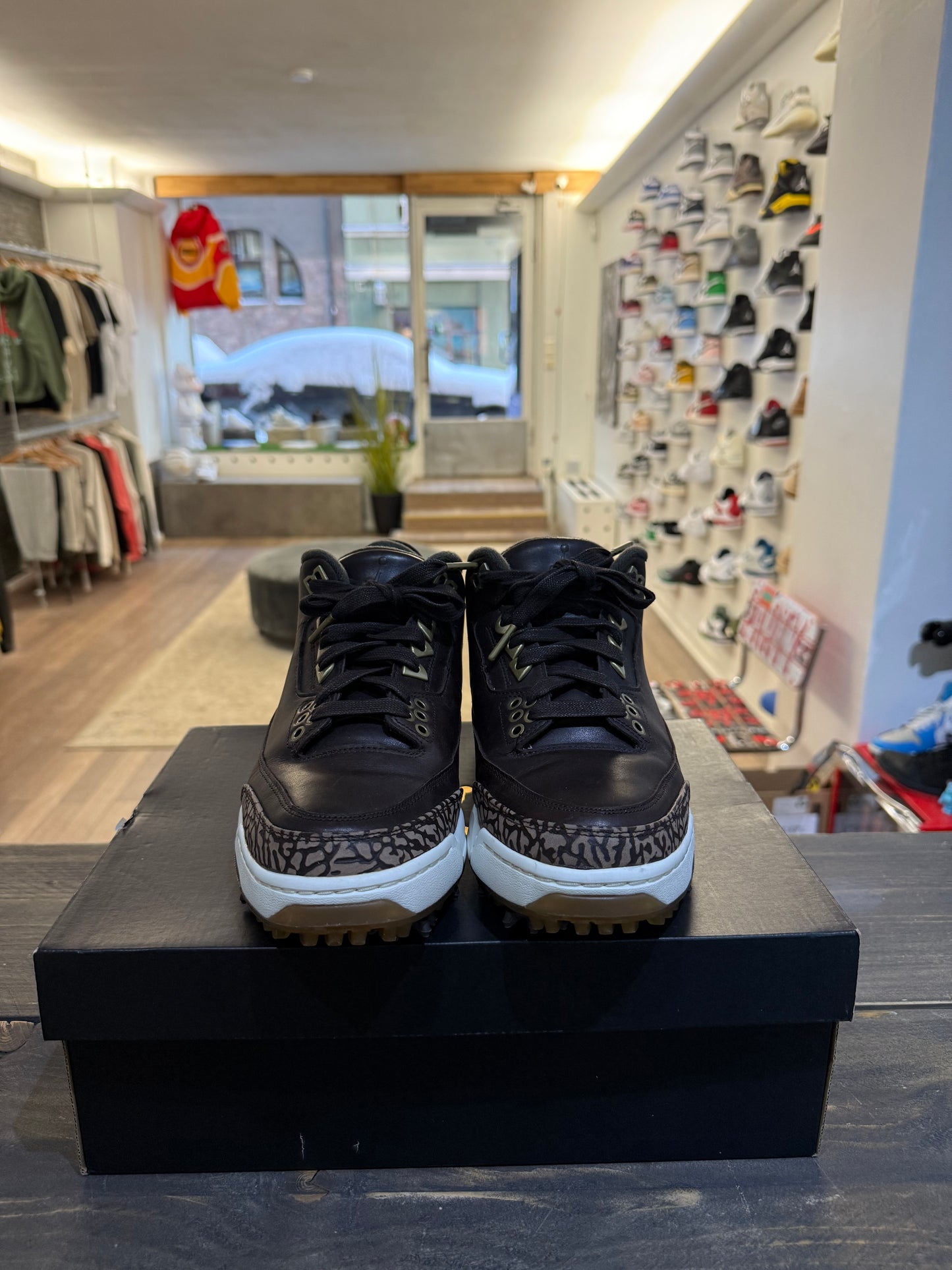 Jordan 3 Retro Golf Brown (Eu: 41)