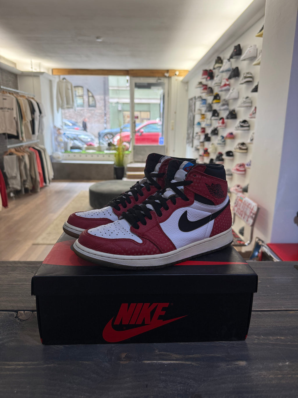 Jordan 1 Retro High Spider-Man Origin Story (Eu: 43)