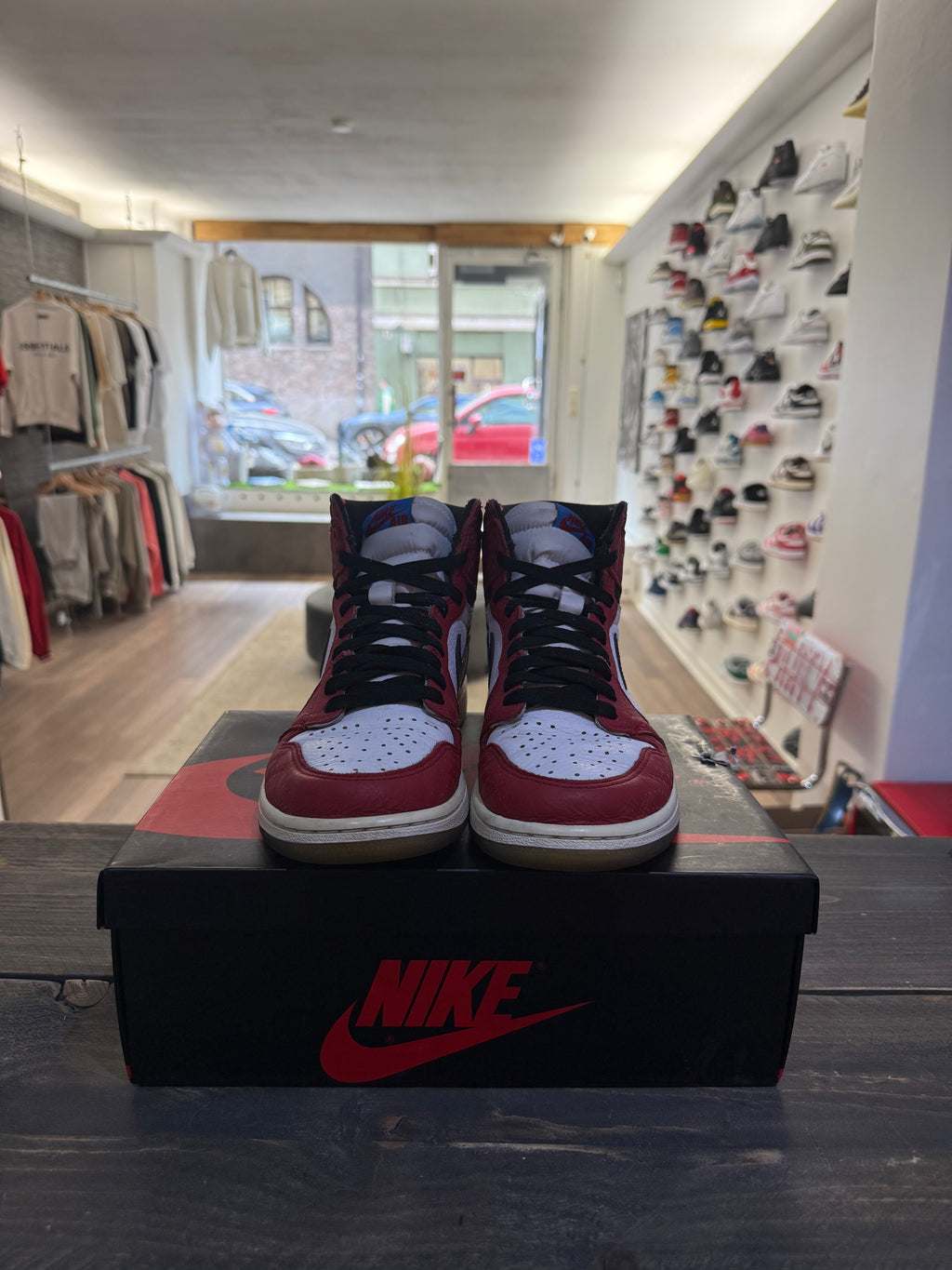 Jordan 1 Retro High Spider-Man Origin Story (Eu: 43)