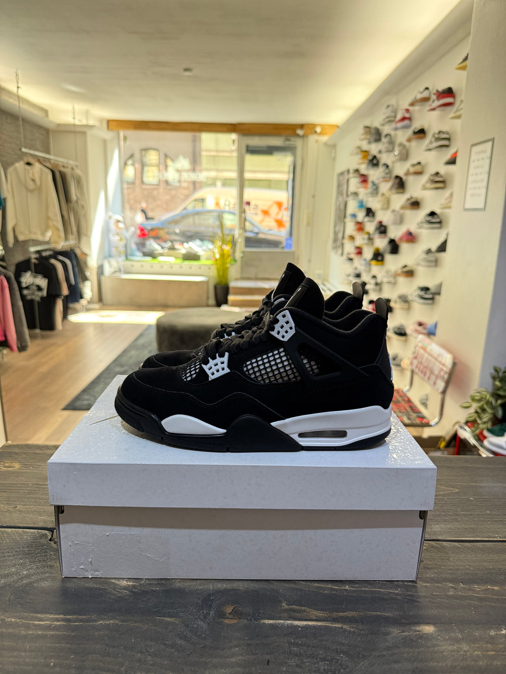 Jordan 4 Retro White Thunder (Eu:41)