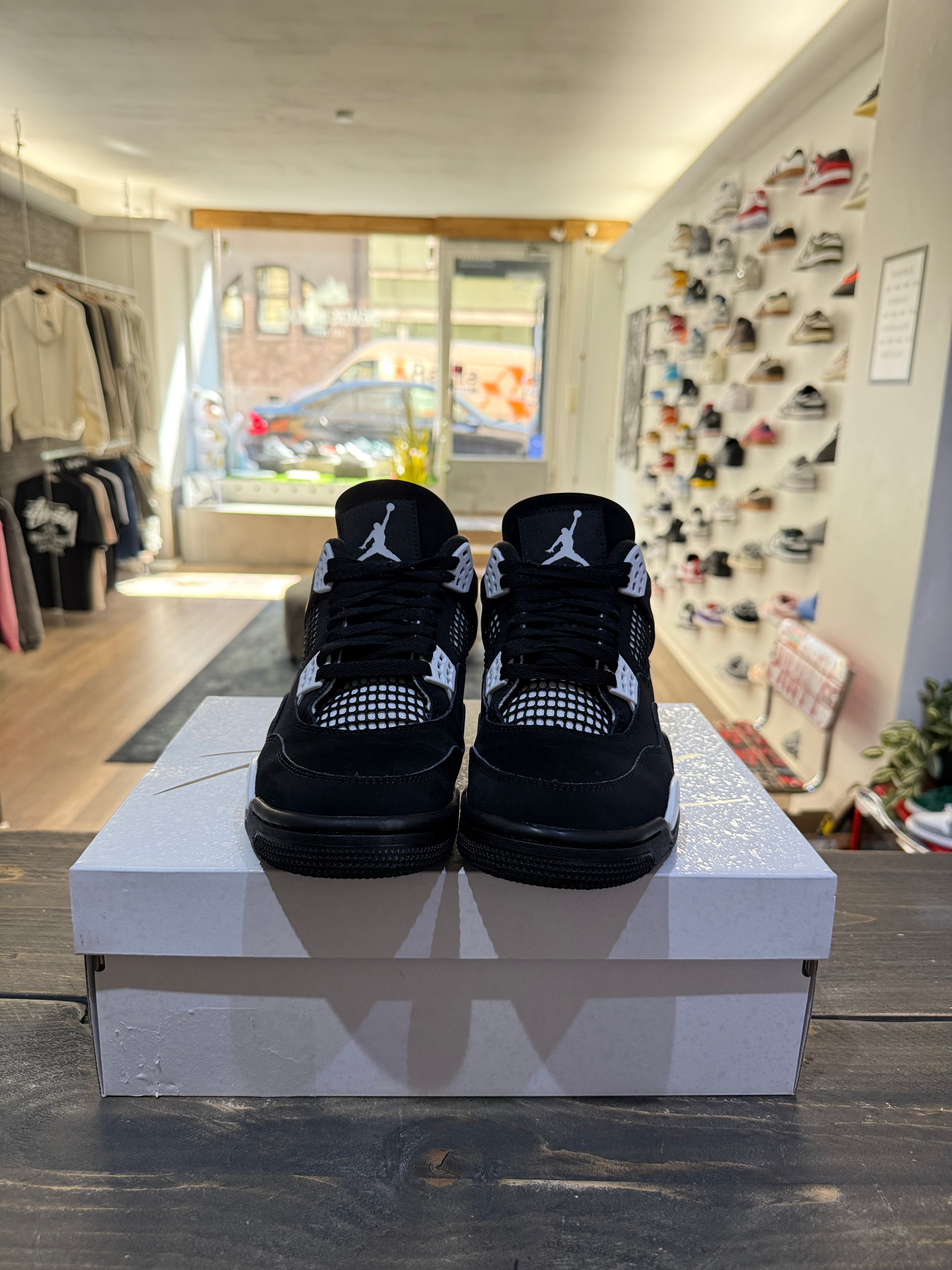 Jordan 4 Retro White Thunder (Eu:41)