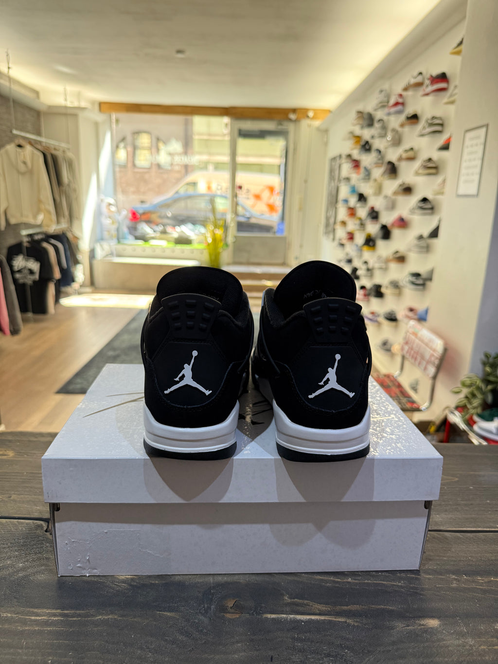 Jordan 4 Retro White Thunder (Eu:41)