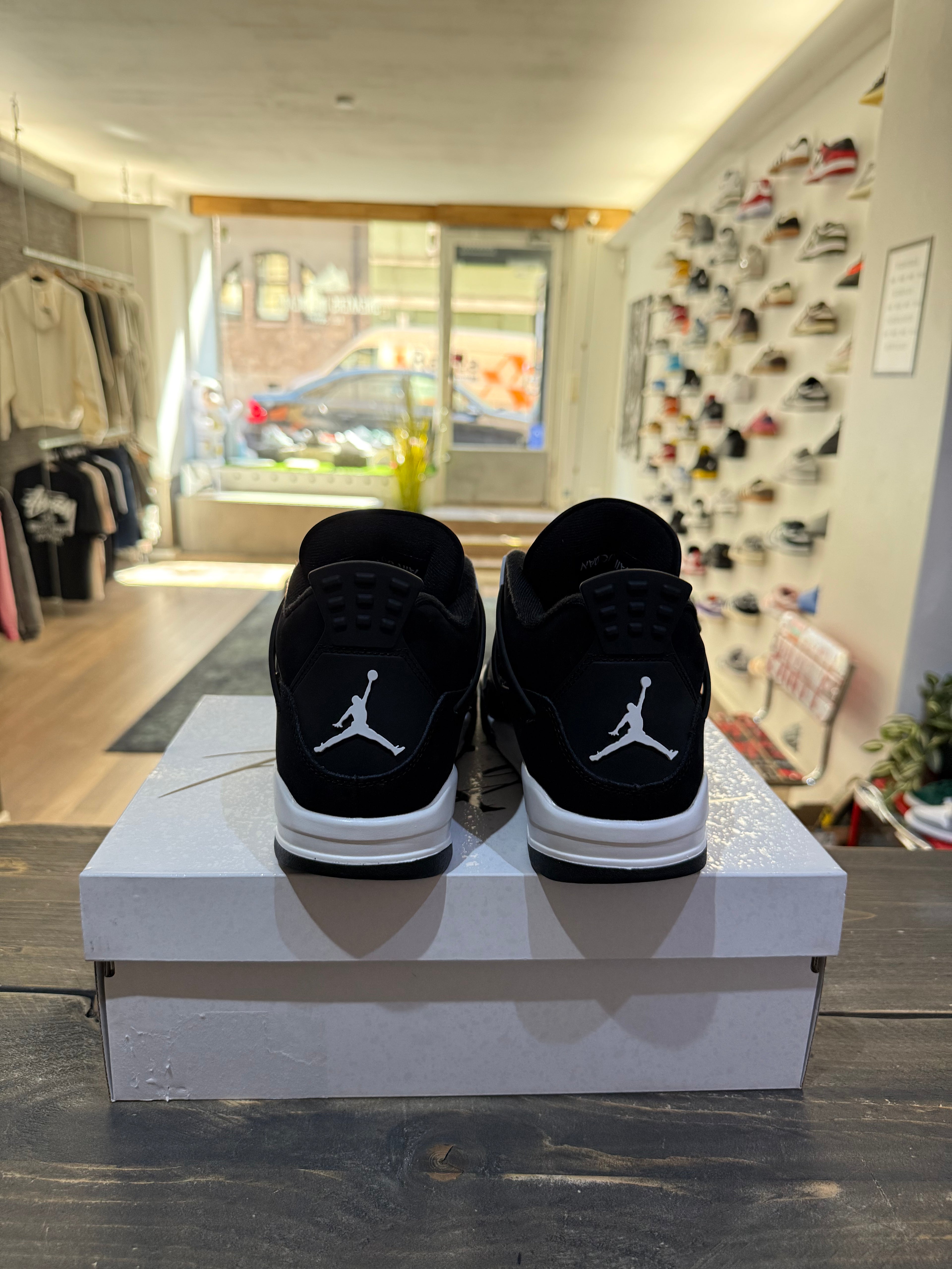 Jordan 4 Retro White Thunder (Eu:41)